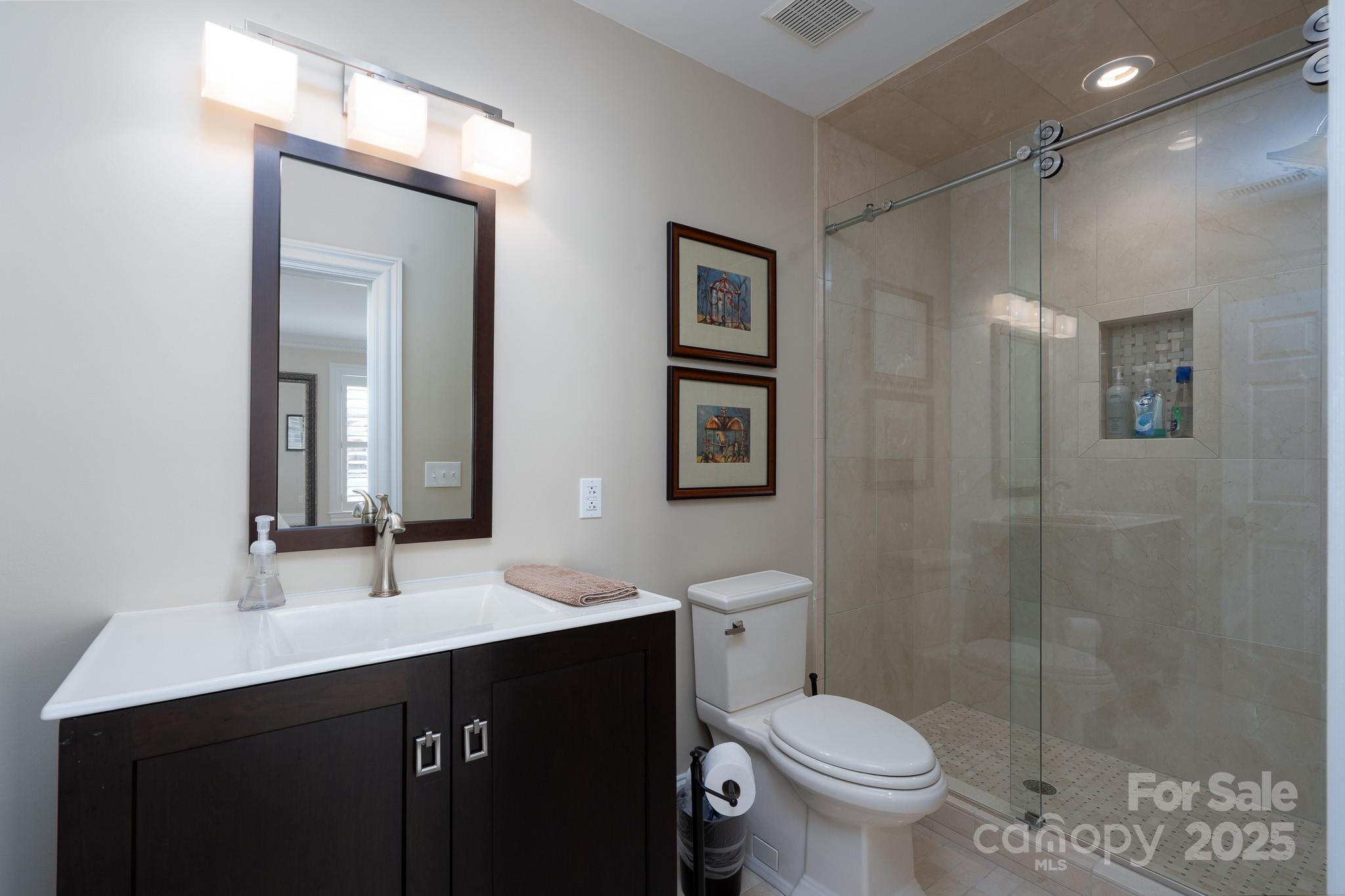 444 Glenbrook Springs None — New London