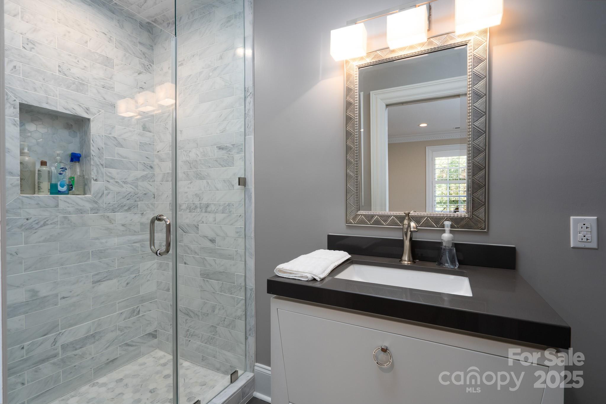 444 Glenbrook Springs None — New London