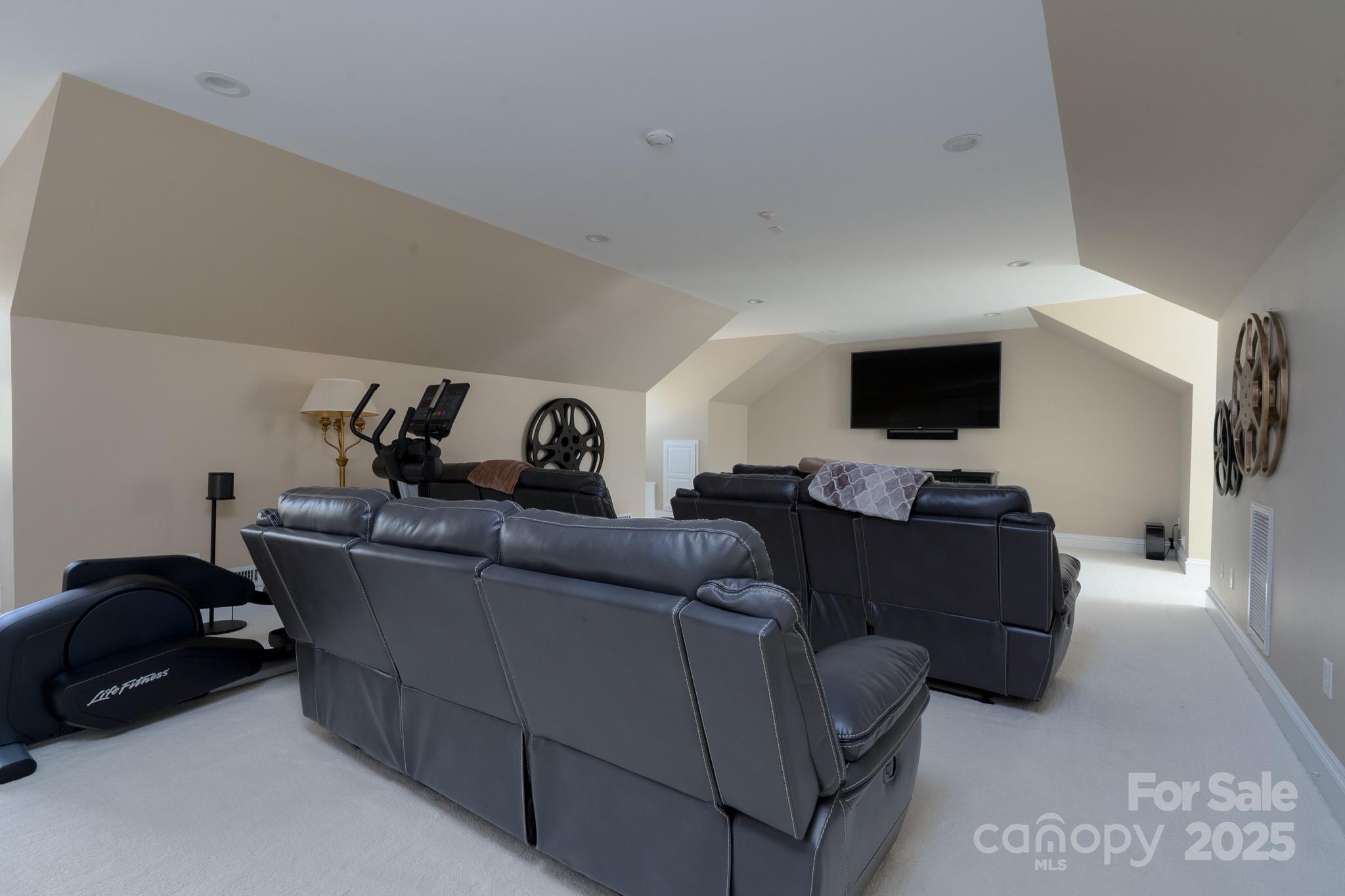 444 Glenbrook Springs None — New London