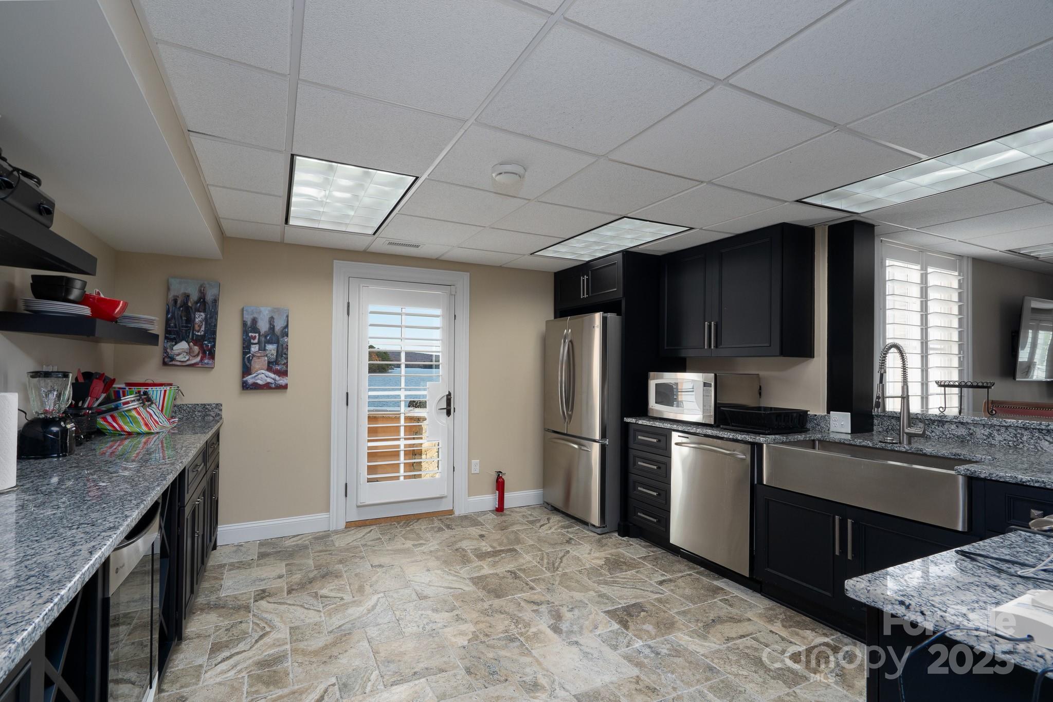 444 Glenbrook Springs None — New London