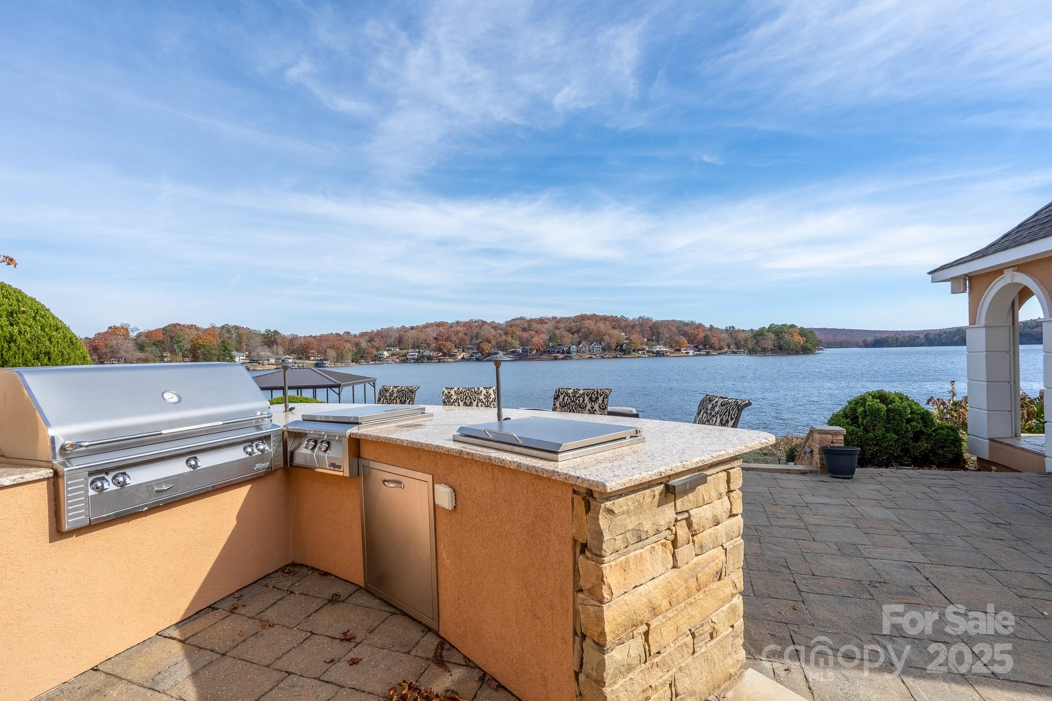 444 Glenbrook Springs None — New London