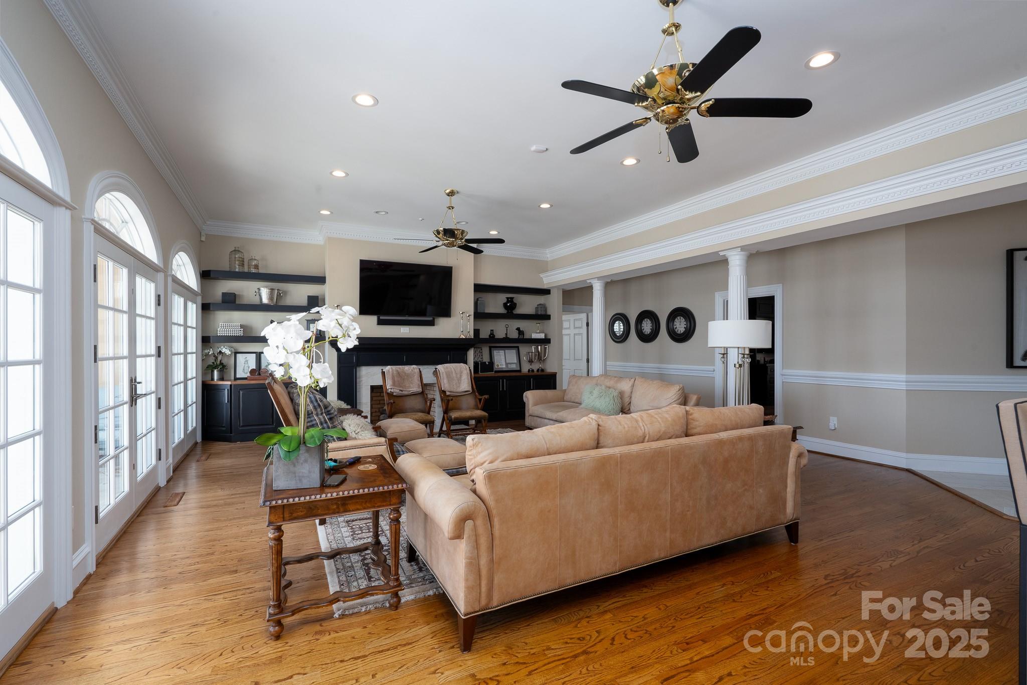 444 Glenbrook Springs None — New London