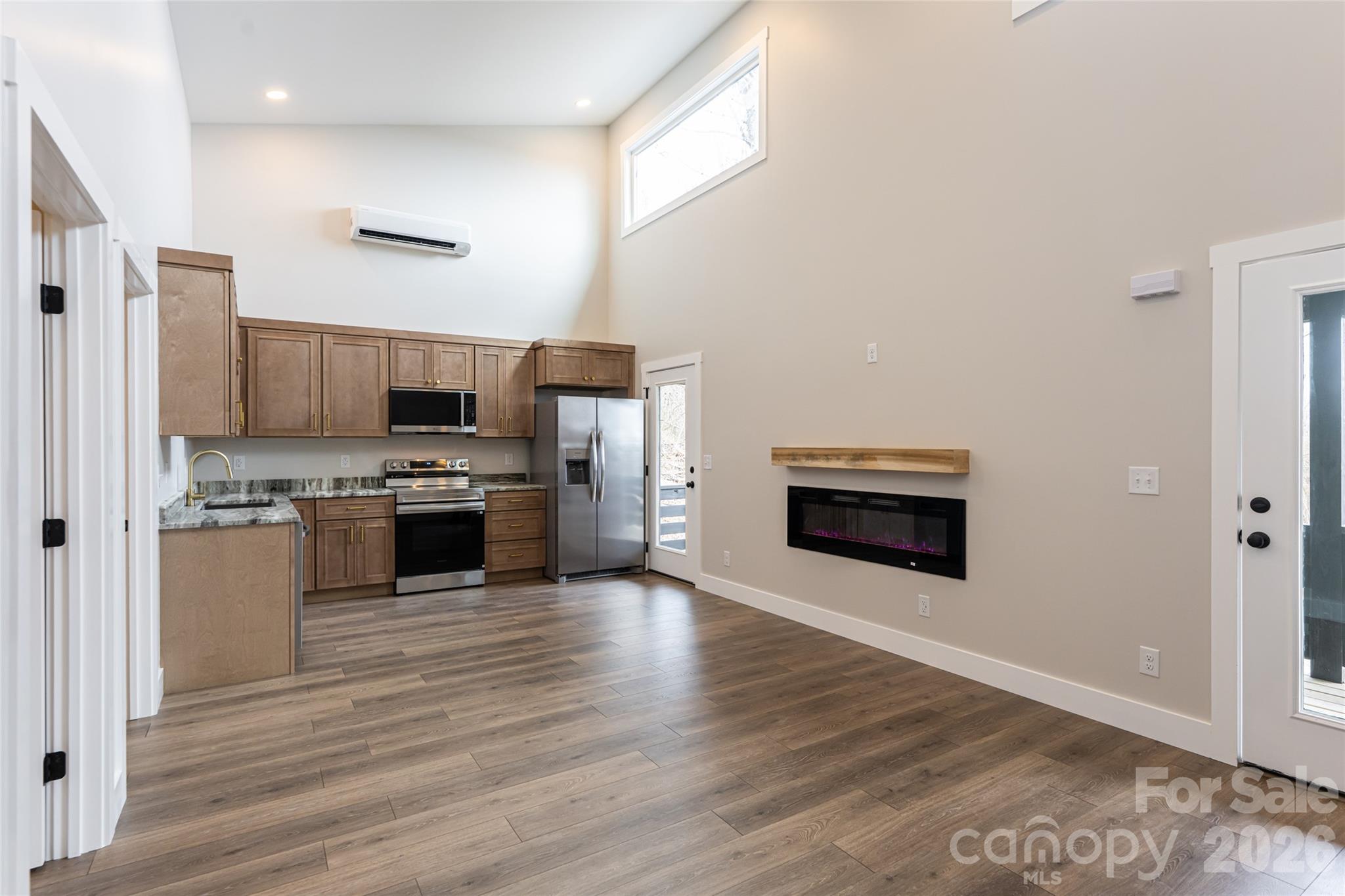 153 Hackleburg Lane — Hendersonville