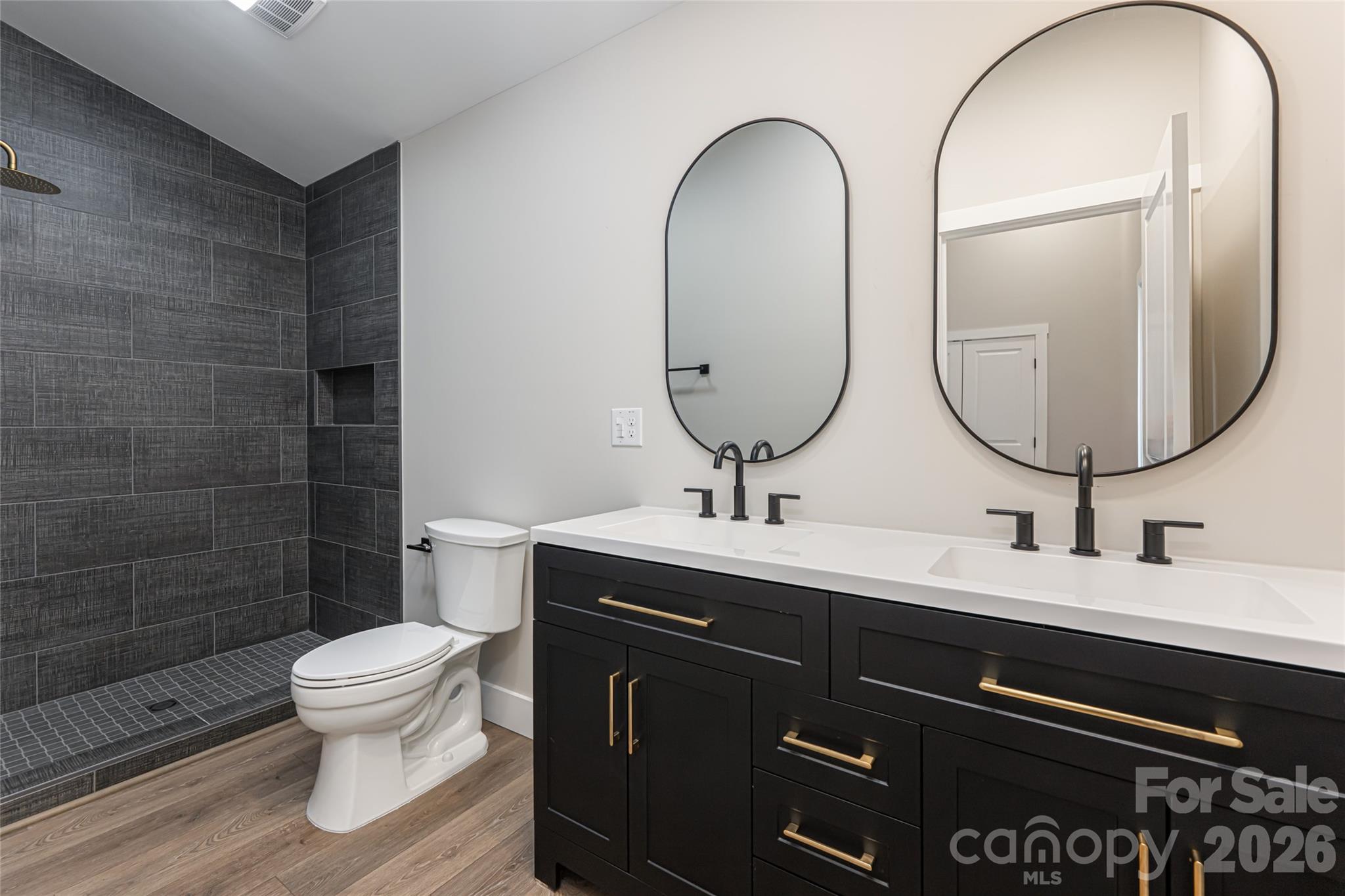153 Hackleburg Lane — Hendersonville