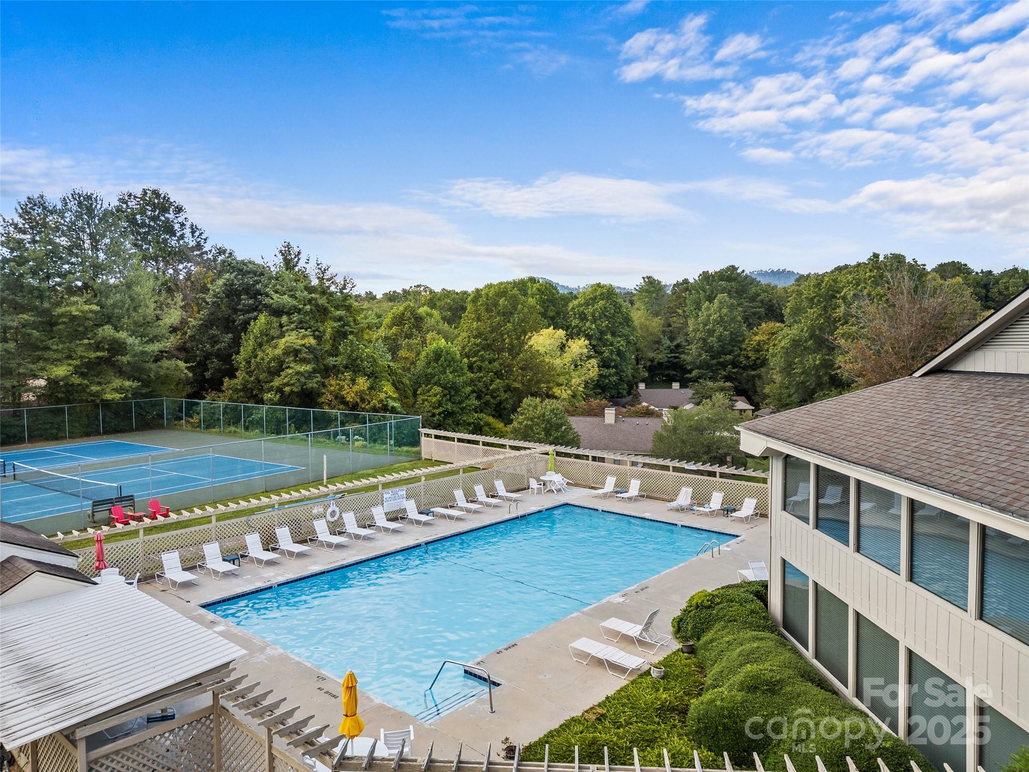 102 Abbey Circle — Asheville