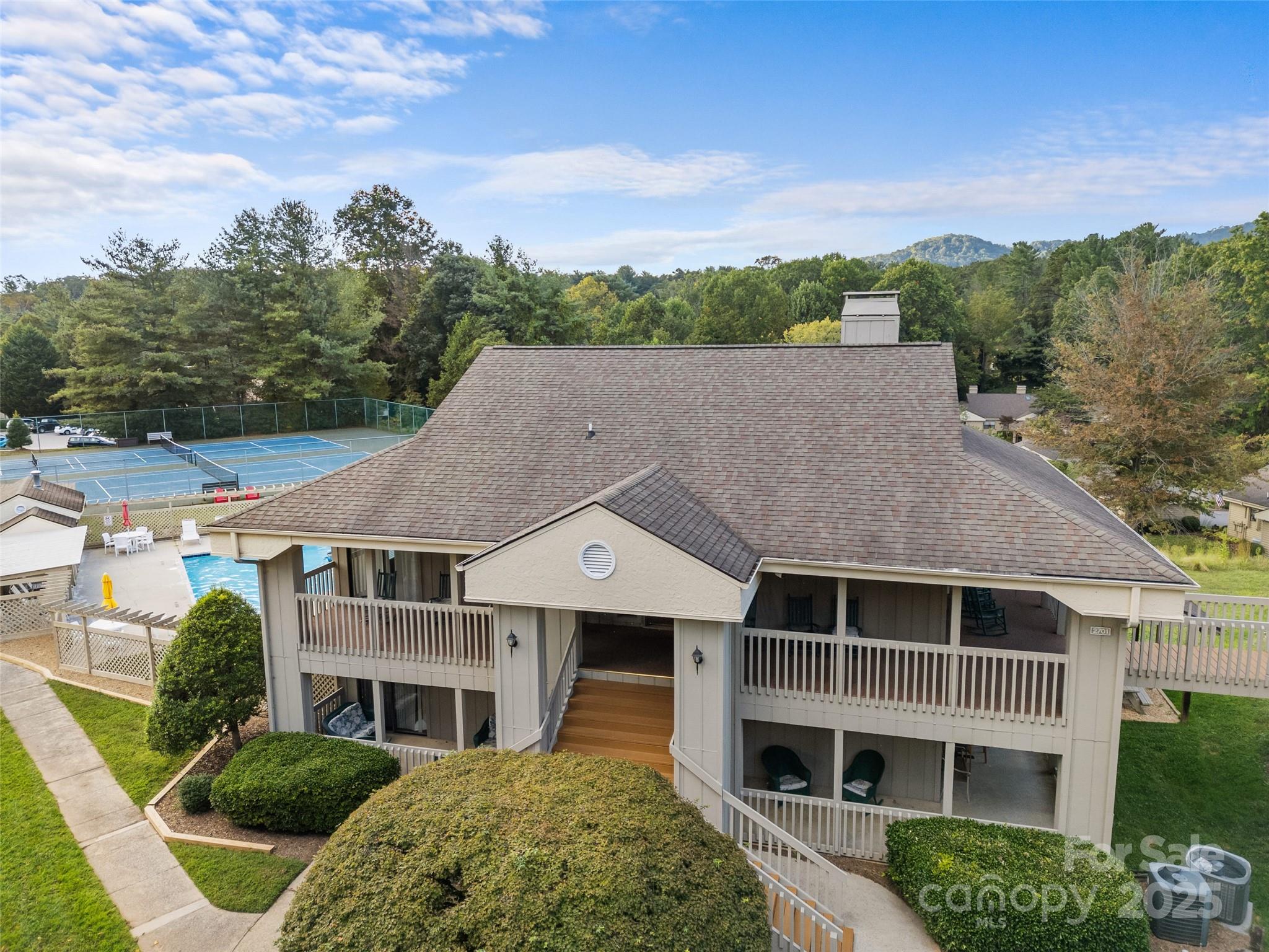 102 Abbey Circle — Asheville