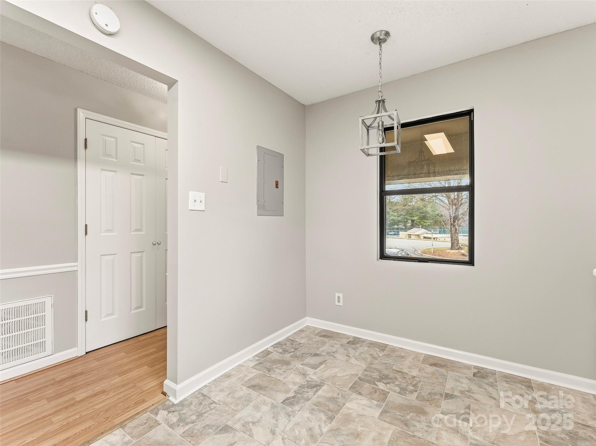 102 Abbey Circle — Asheville