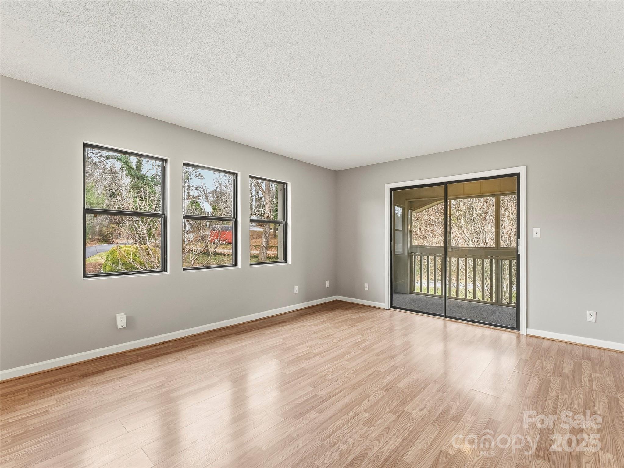 102 Abbey Circle — Asheville