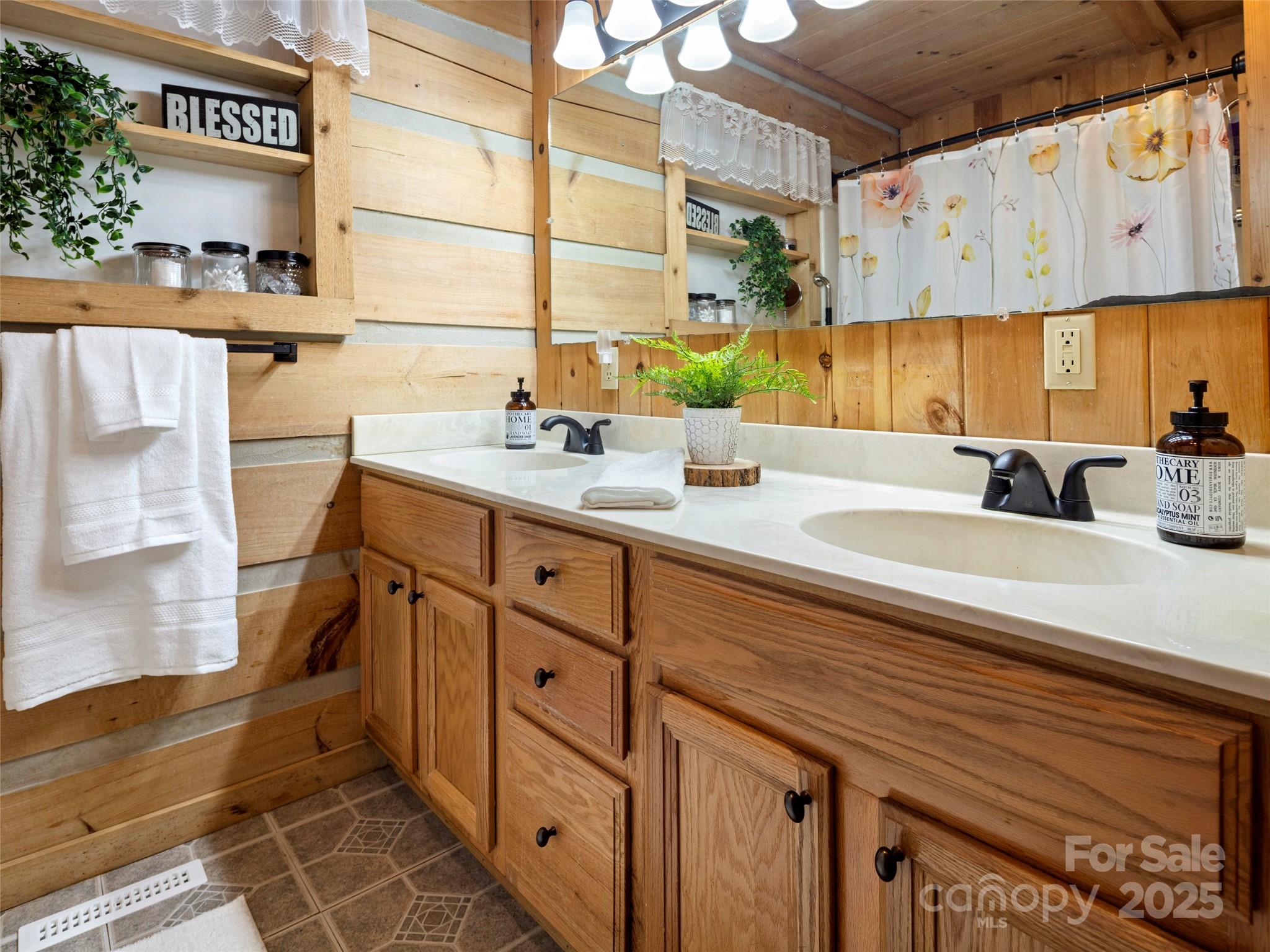 538 E Fork Road — Sylva