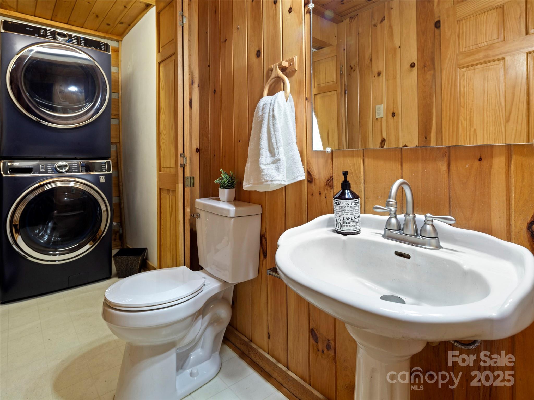 538 E Fork Road — Sylva