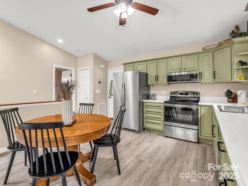 119 Celestial Way — Mill Spring