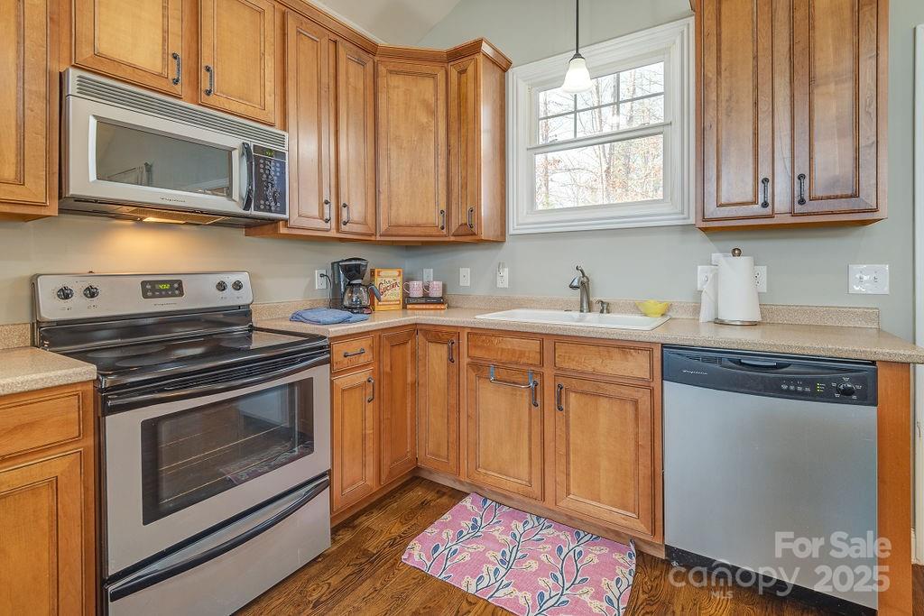 61 Buckle Ridge — Weaverville