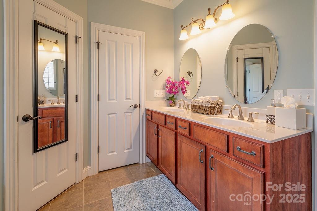 61 Buckle Ridge — Weaverville