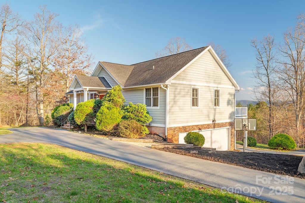 61 Buckle Ridge — Weaverville