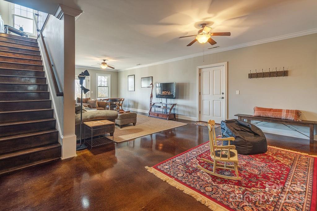 61 Buckle Ridge — Weaverville