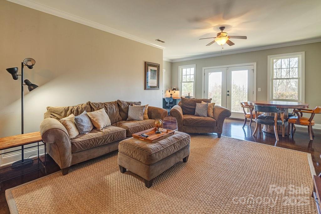 61 Buckle Ridge — Weaverville