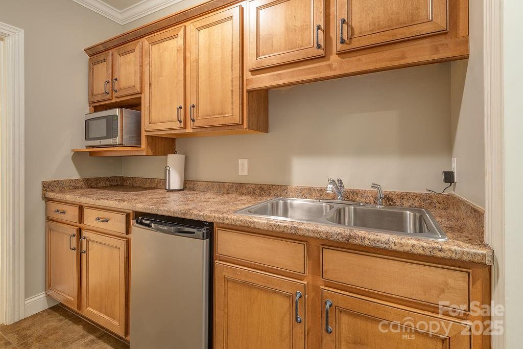 61 Buckle Ridge — Weaverville