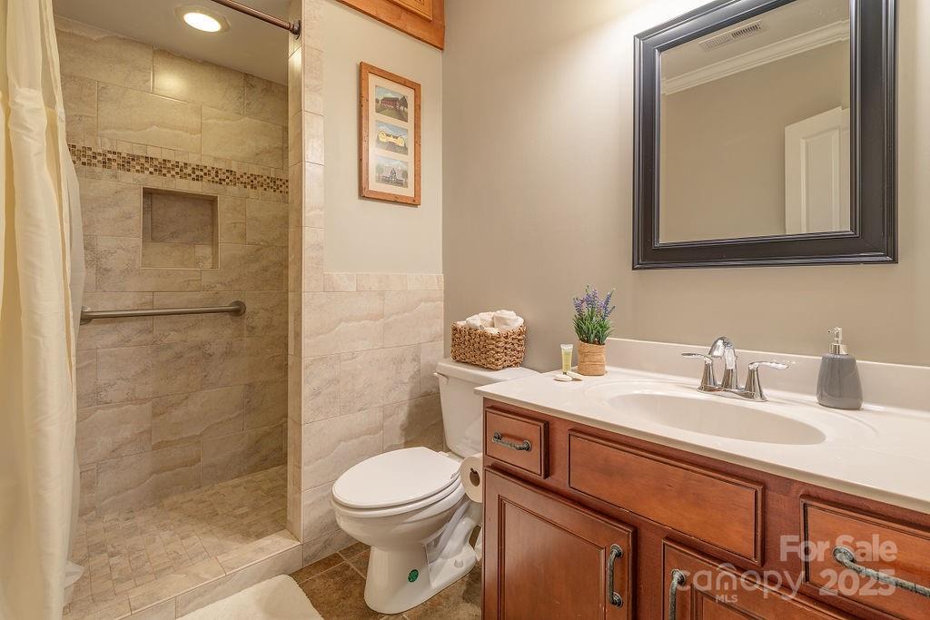 61 Buckle Ridge — Weaverville