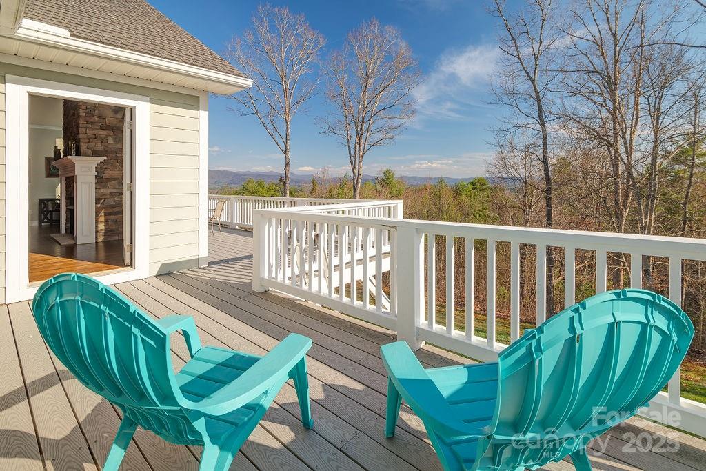 61 Buckle Ridge — Weaverville