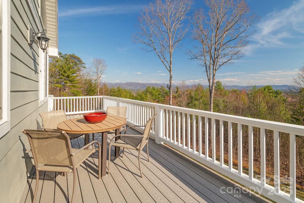 61 Buckle Ridge — Weaverville