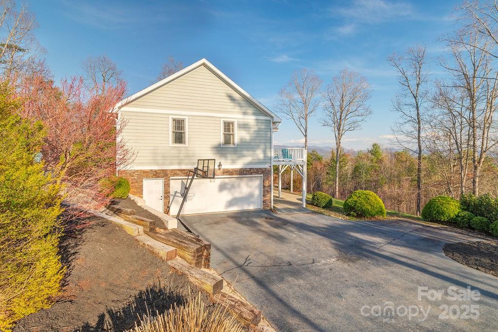 61 Buckle Ridge — Weaverville