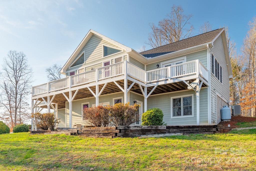 61 Buckle Ridge — Weaverville