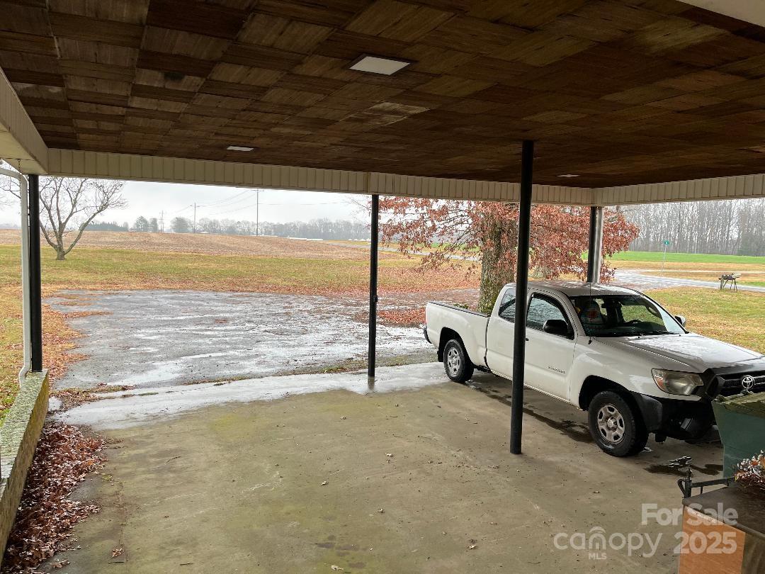 526 W Houstonville Road W #2 — Hamptonville