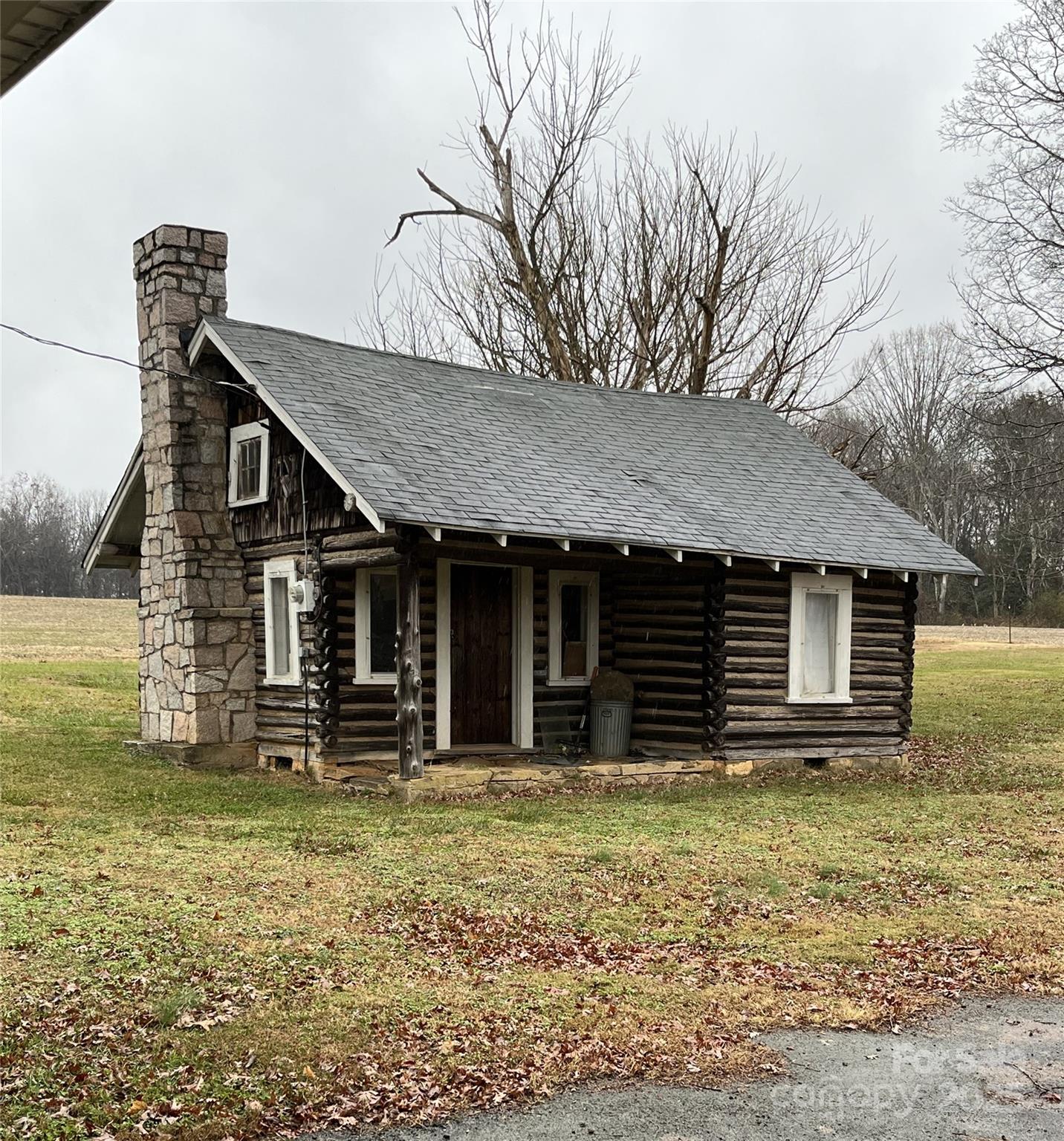 526 W Houstonville Road W #2 — Hamptonville