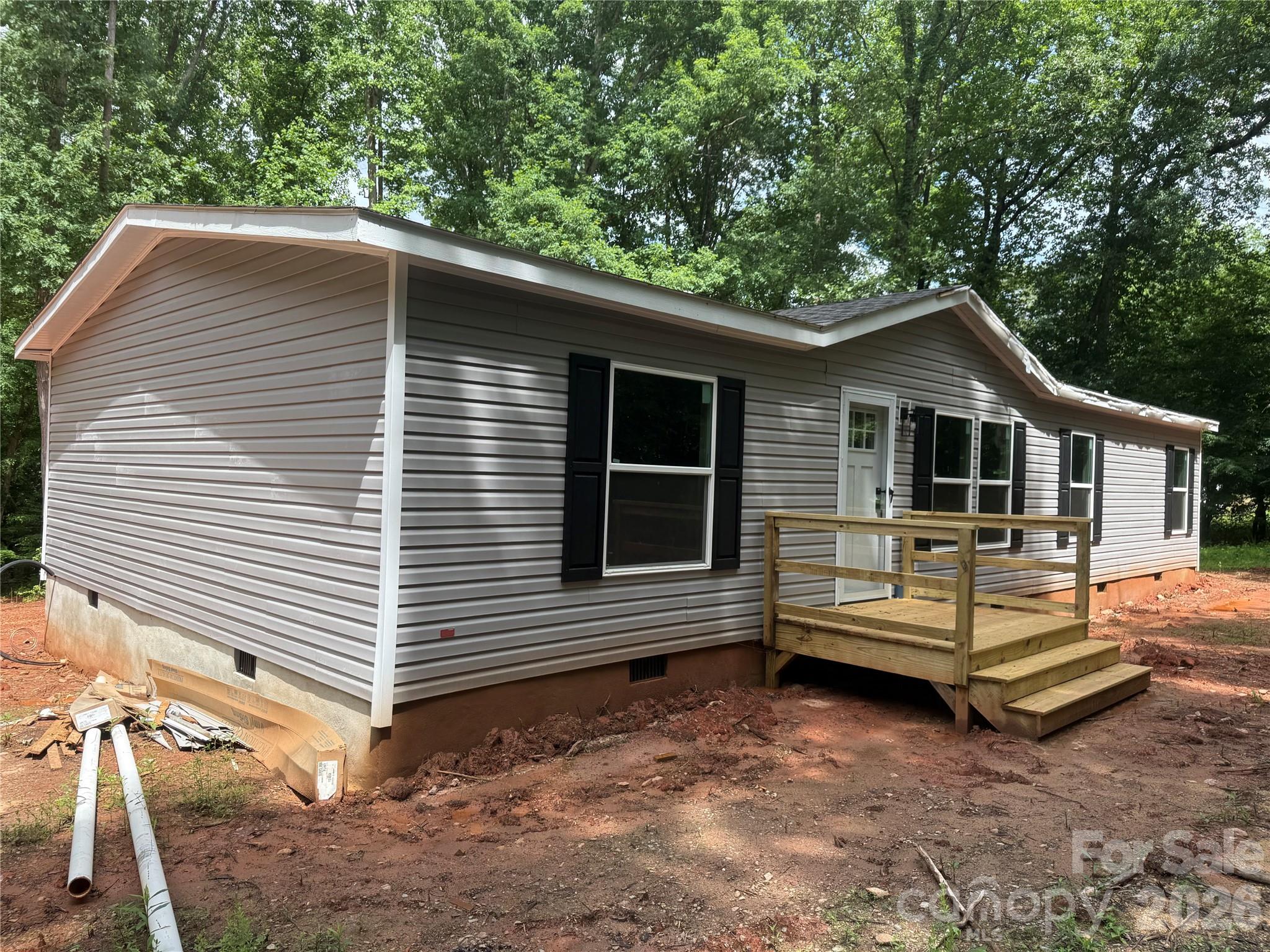 2468 Bonnie Glen — Clover