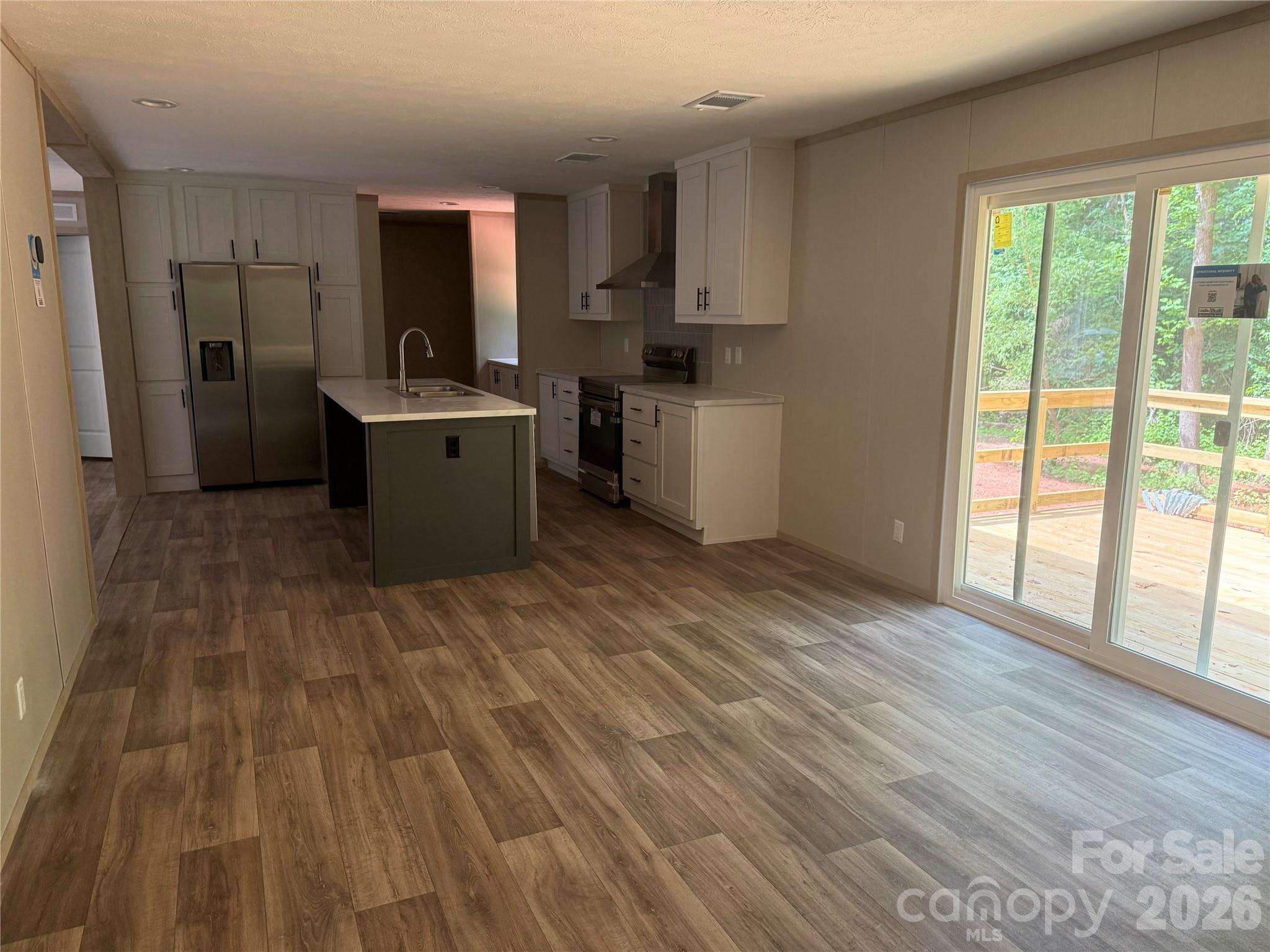 2468 Bonnie Glen — Clover
