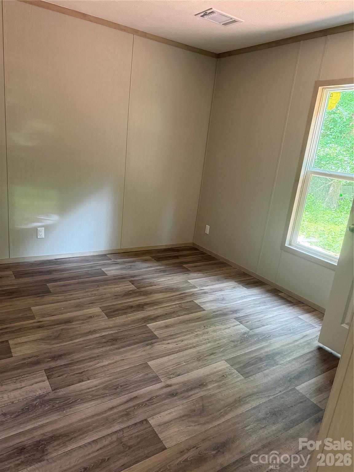 2468 Bonnie Glen — Clover