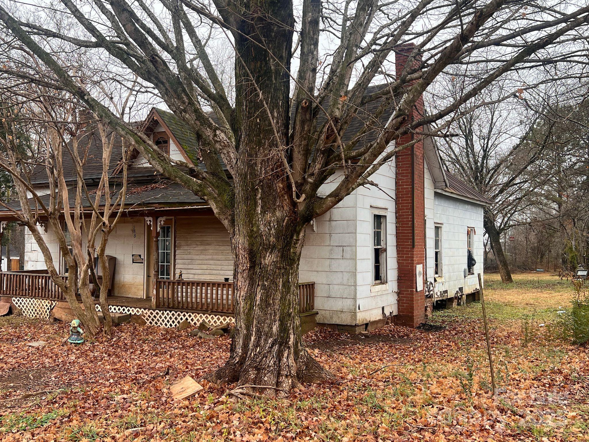 188 Wall Street — Mocksville