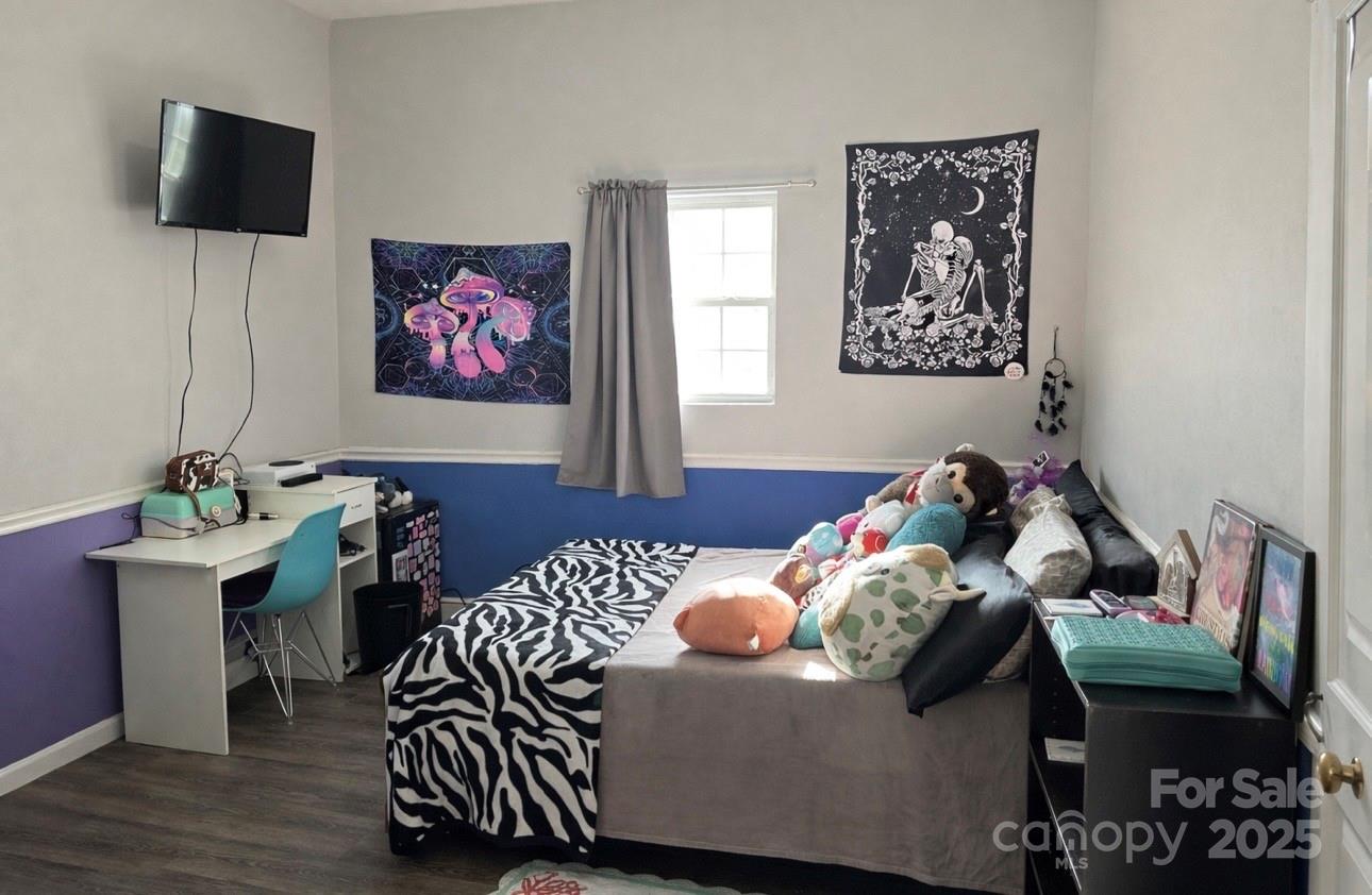 220 E Catawba Avenue — Mount Holly