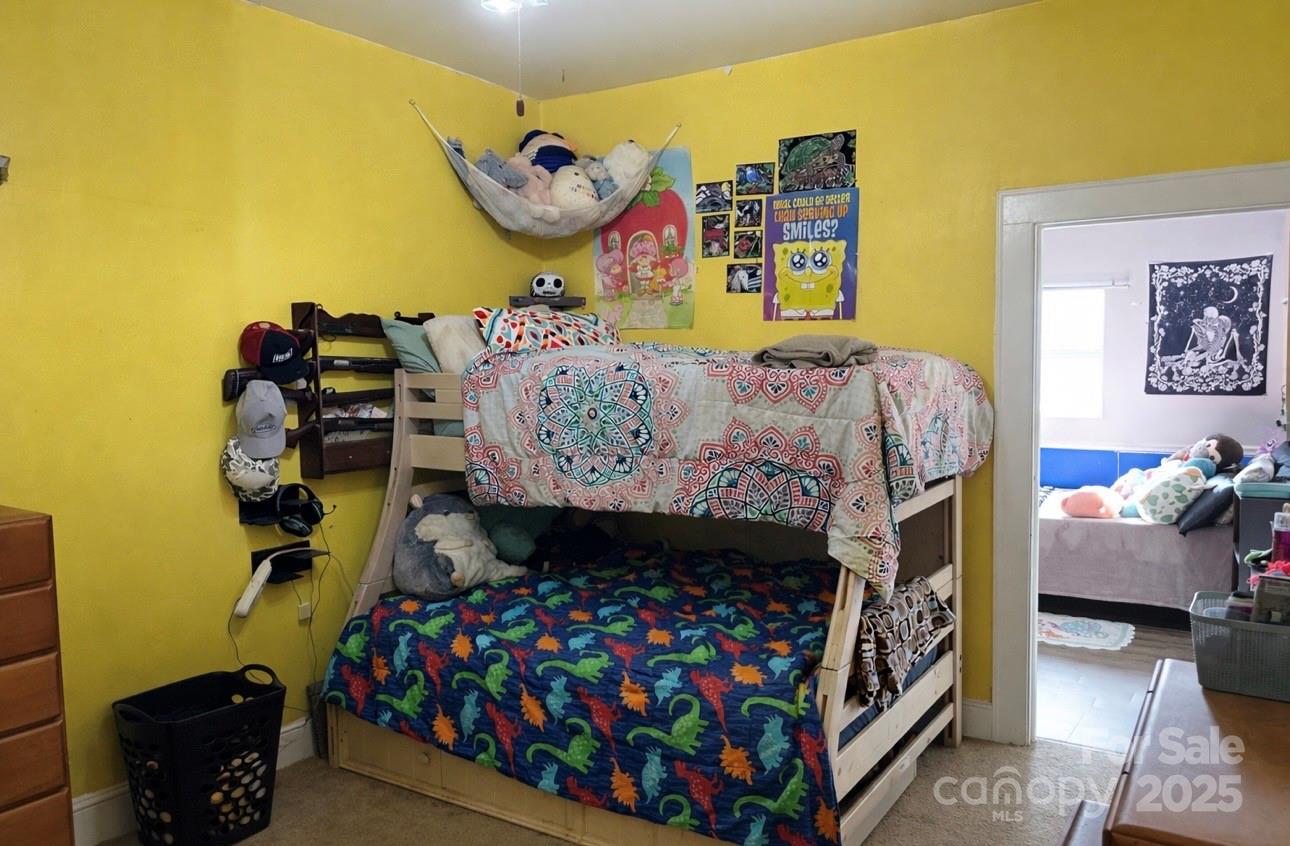 220 E Catawba Avenue — Mount Holly