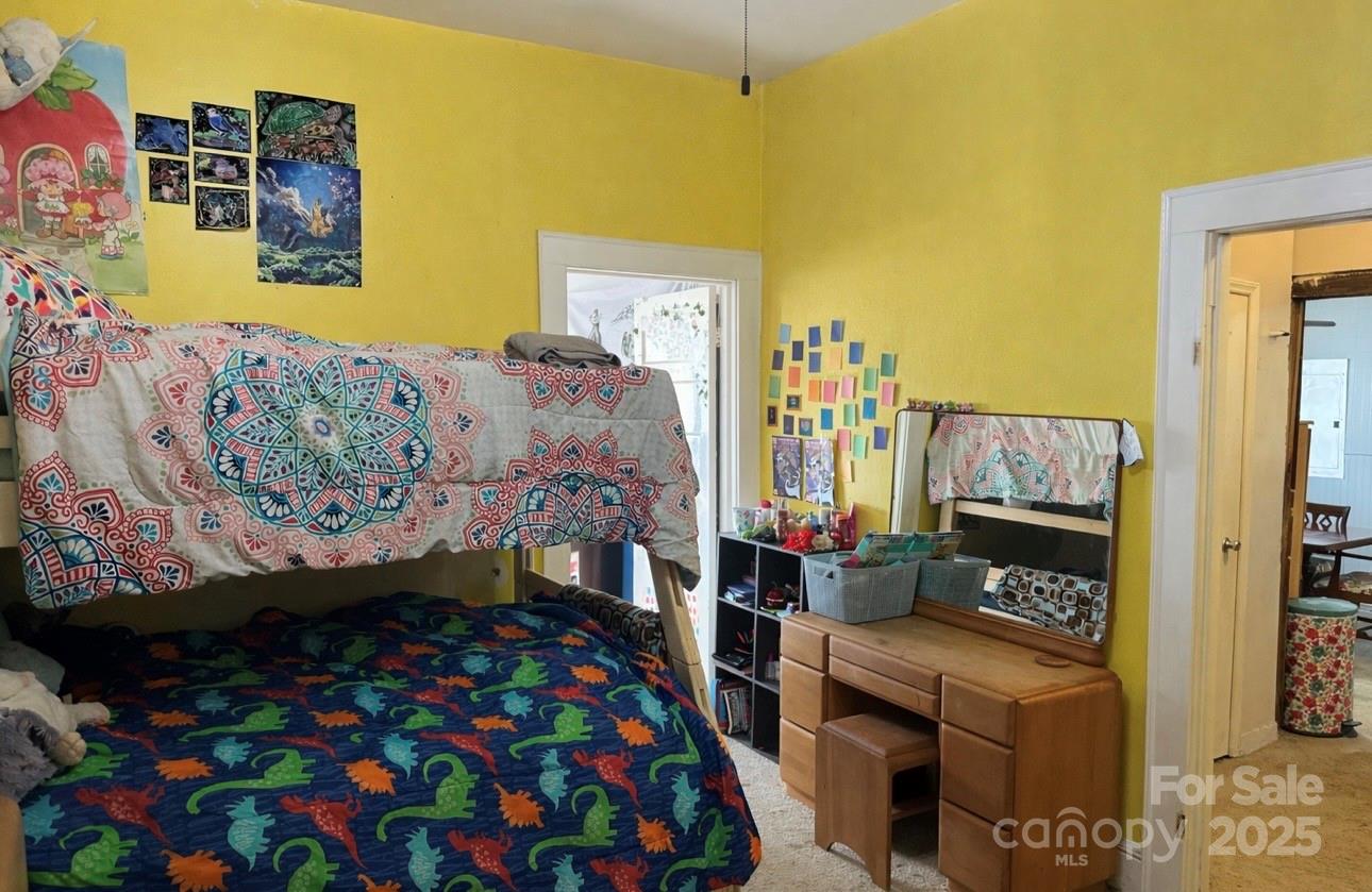 220 E Catawba Avenue — Mount Holly
