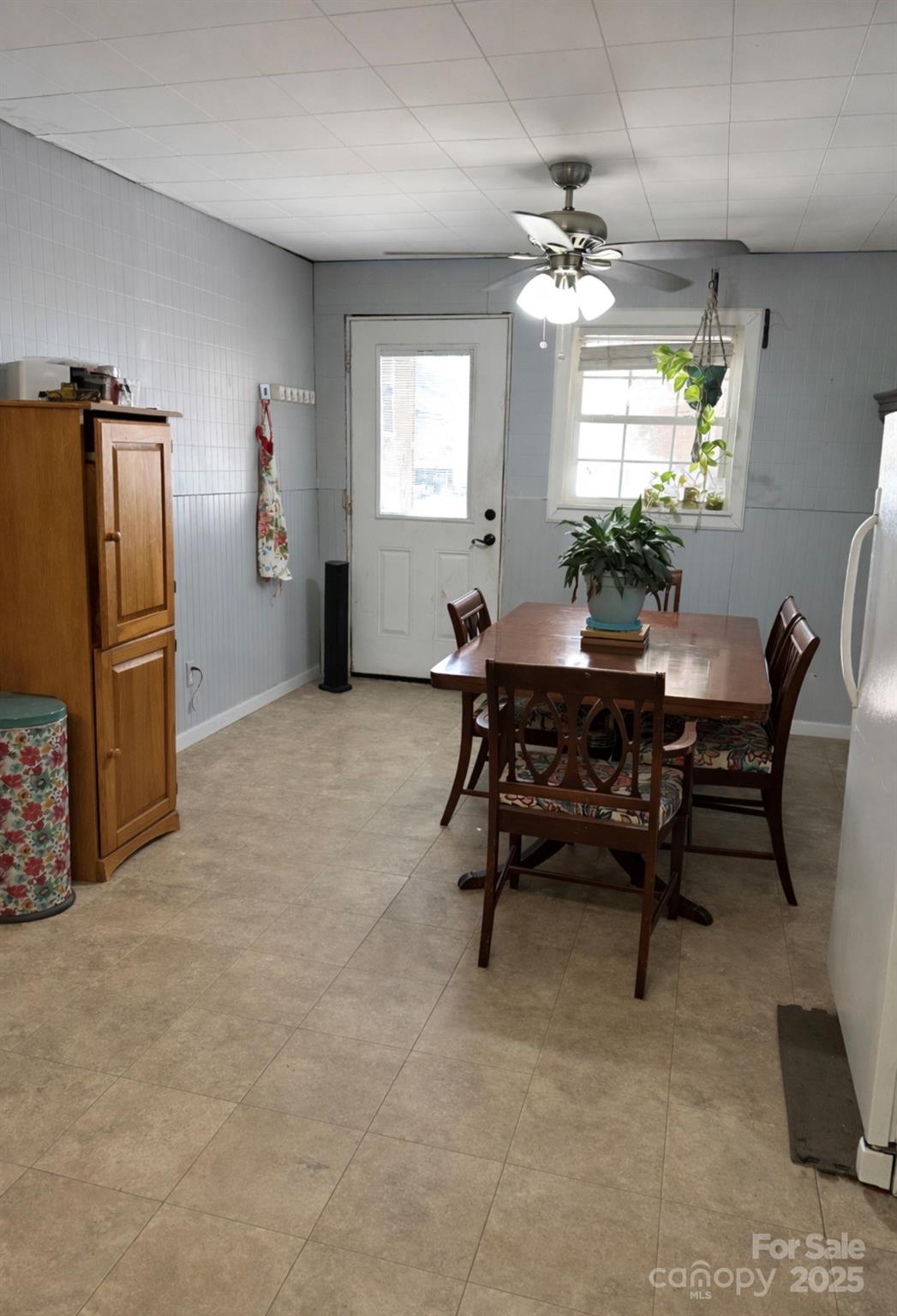 220 E Catawba Avenue — Mount Holly