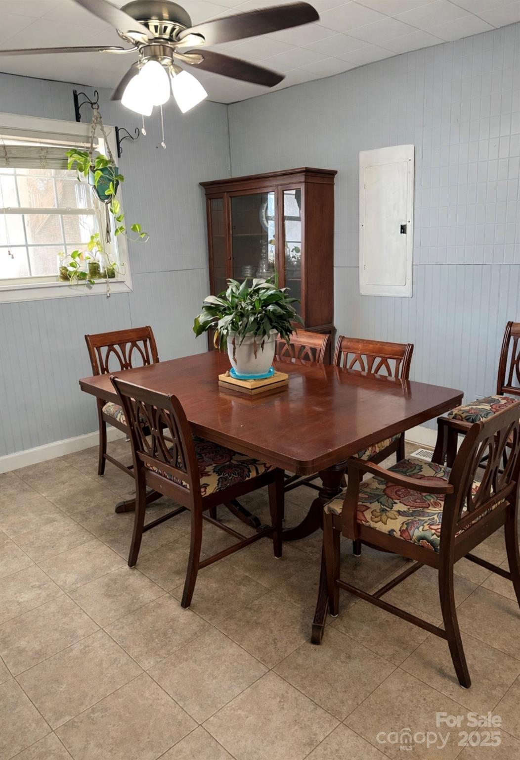220 E Catawba Avenue — Mount Holly