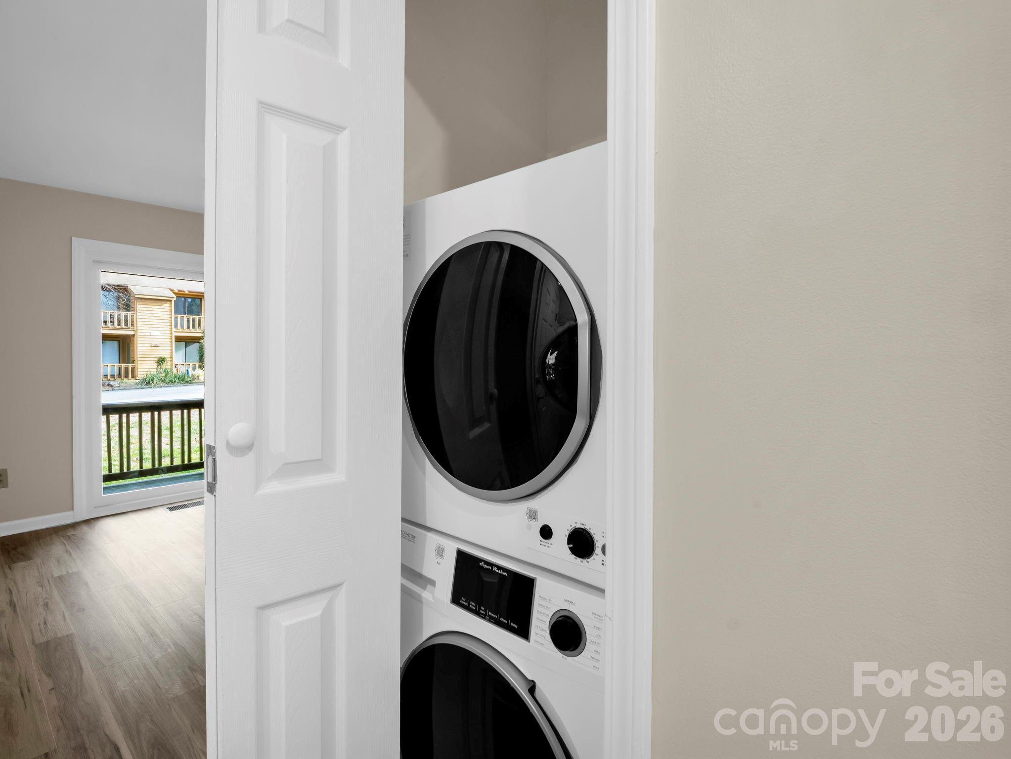 520 Courtwood Lane #8 — Hendersonville
