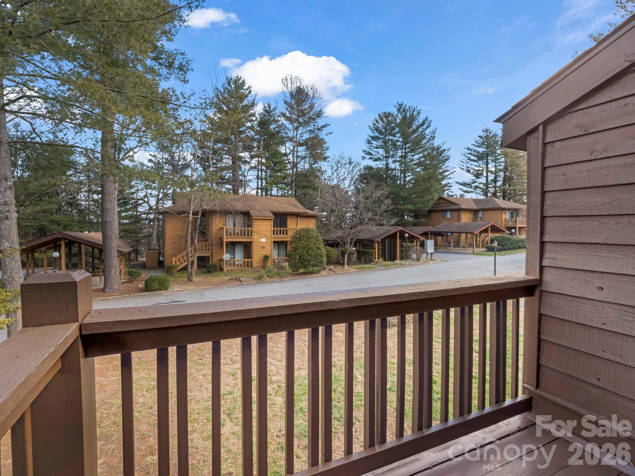 520 Courtwood Lane #8 — Hendersonville