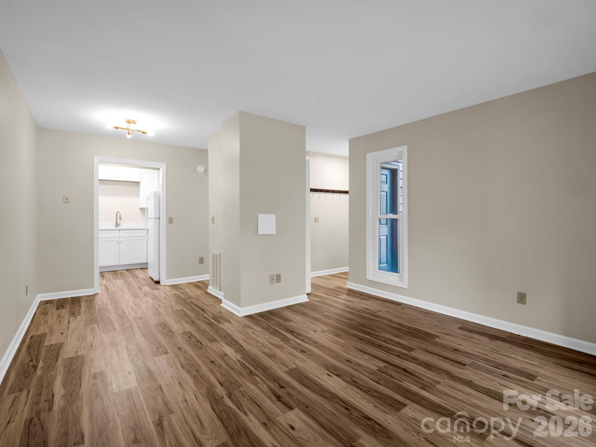 520 Courtwood Lane #8 — Hendersonville
