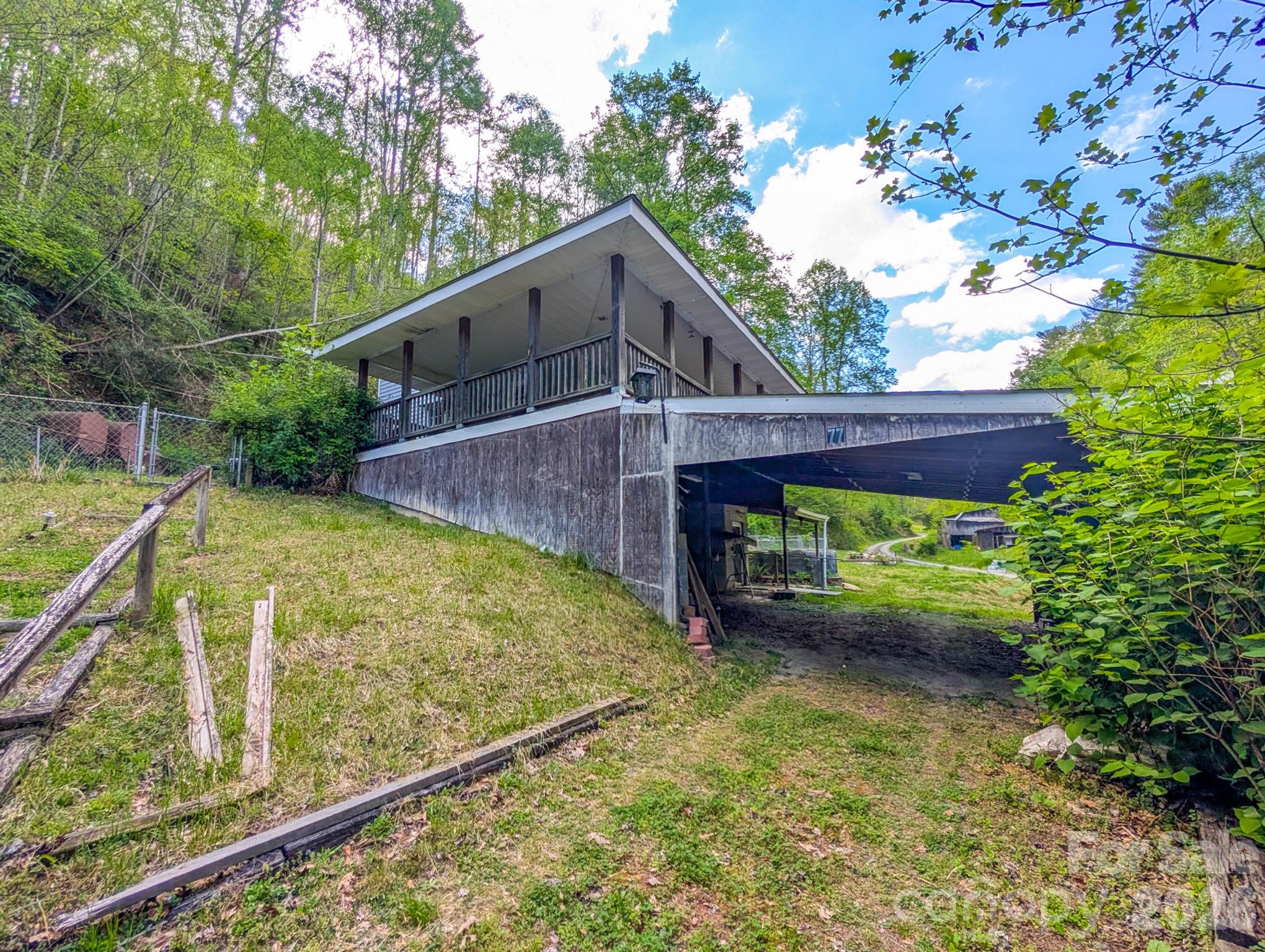 77 Griffith Branch Road — Green Mountain