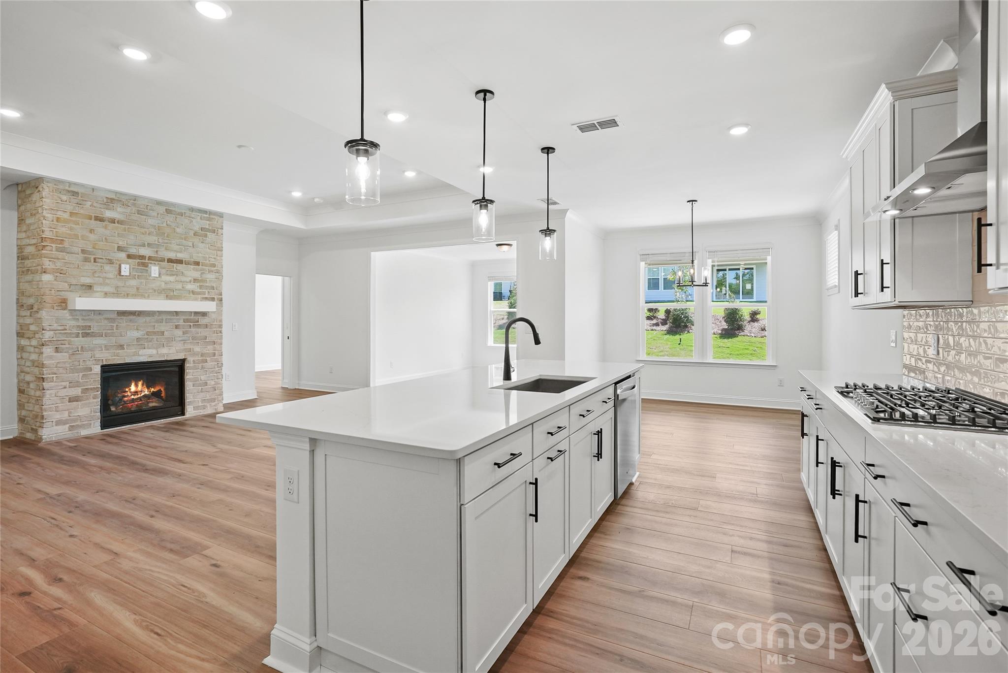 2736 Peak Court — Belmont