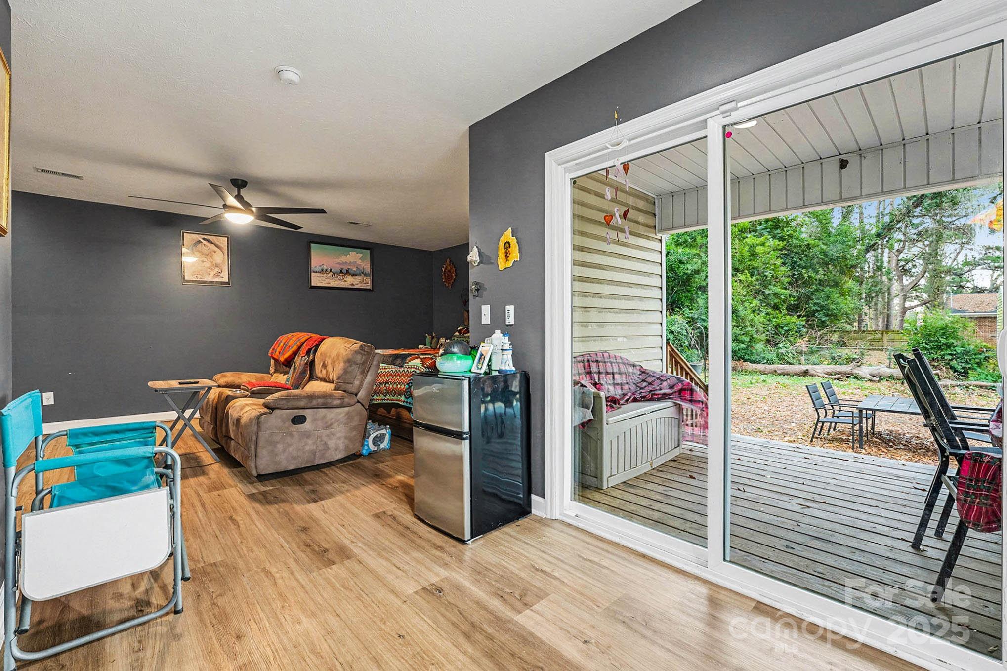 109 S Austin Street — Maxton