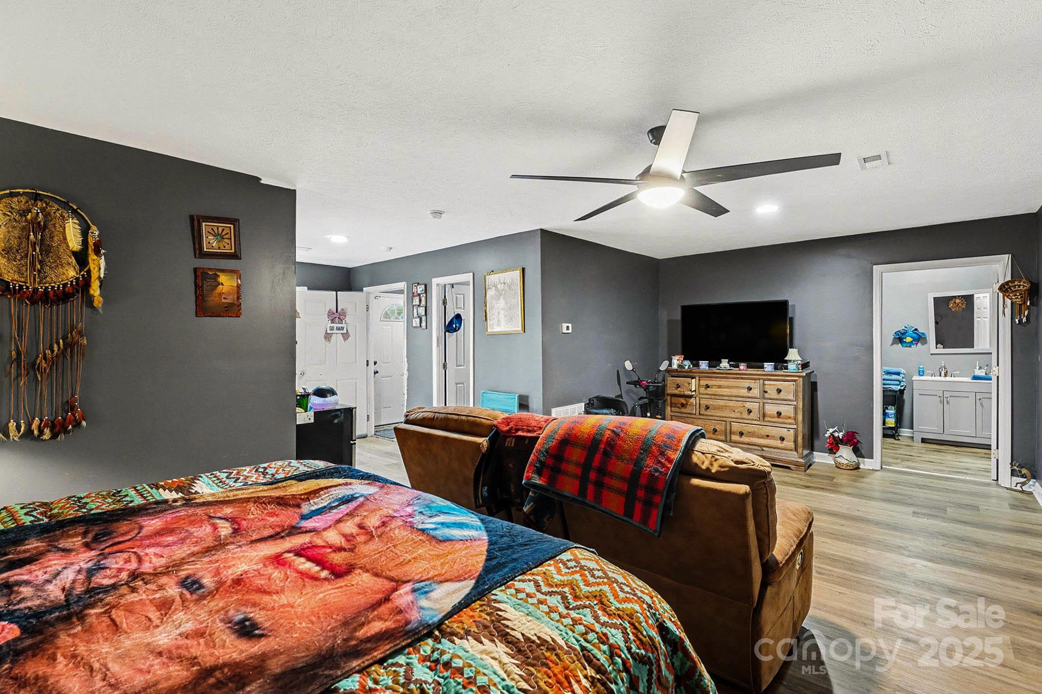 109 S Austin Street — Maxton