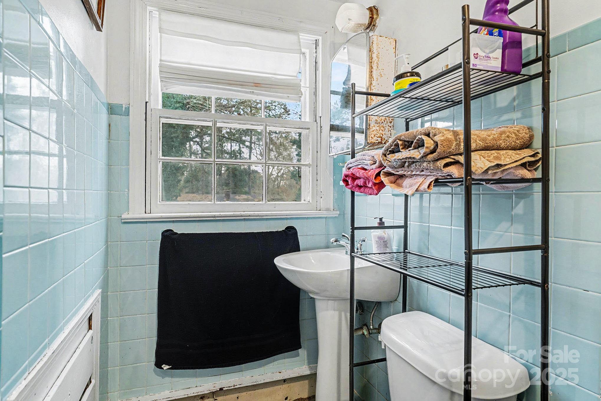 109 S Austin Street — Maxton