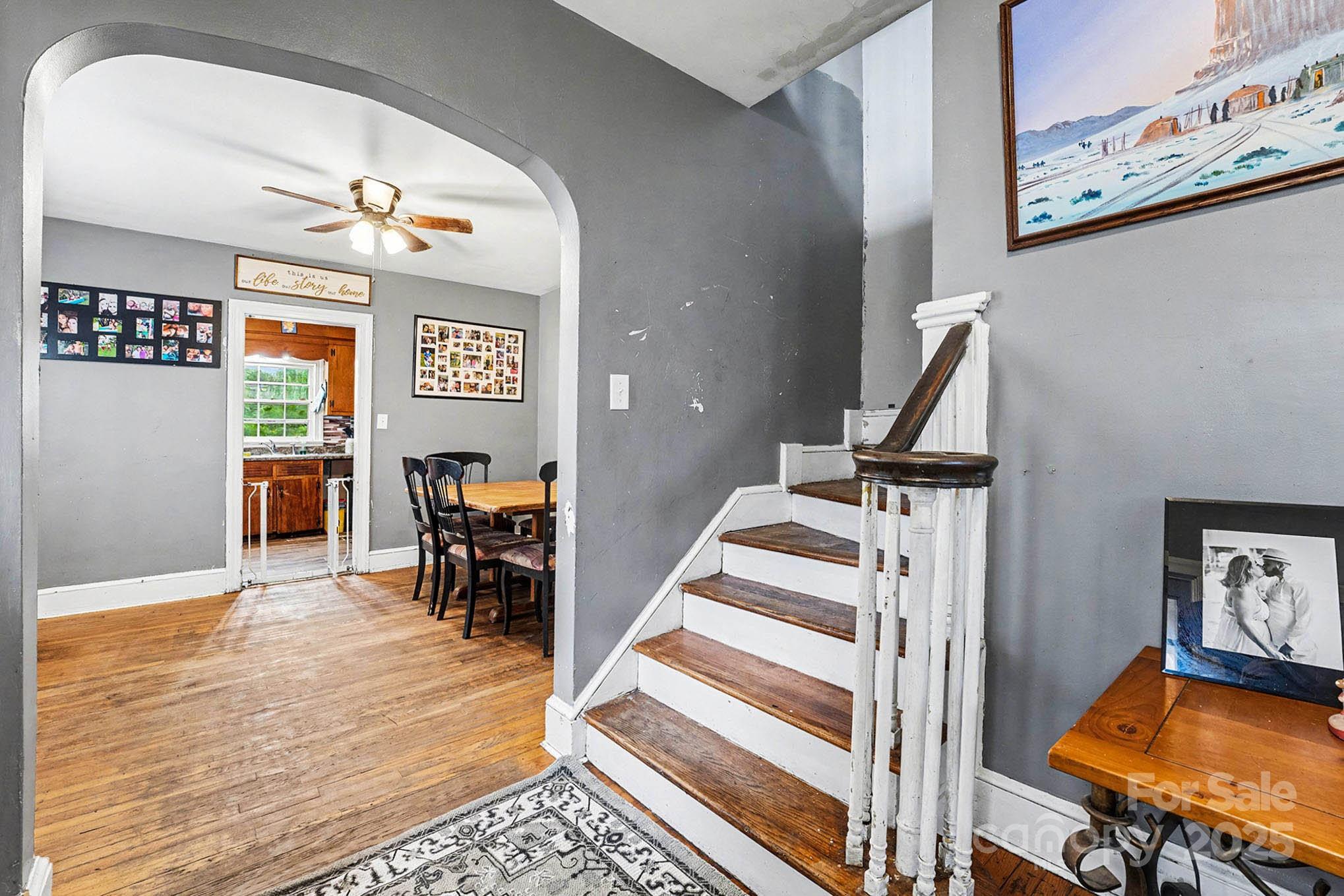 109 S Austin Street — Maxton