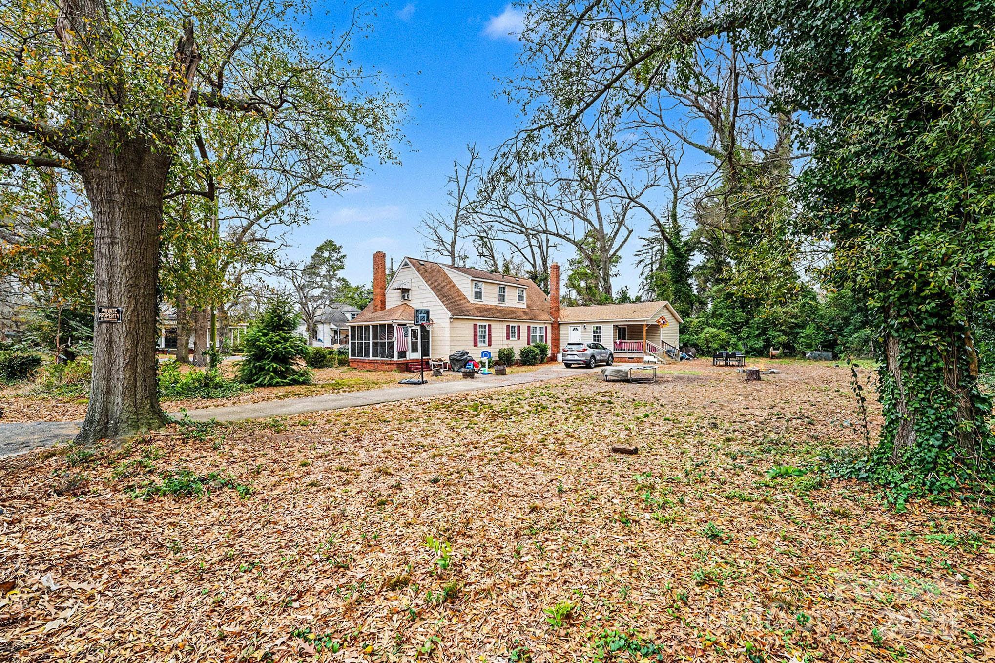 109 S Austin Street — Maxton