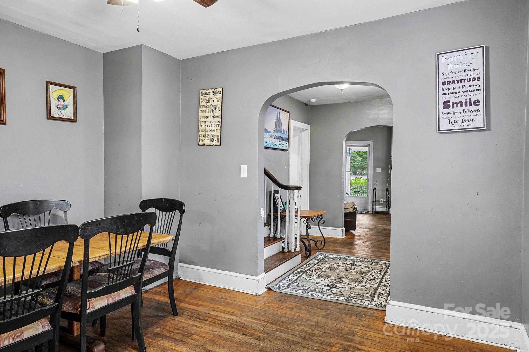 109 S Austin Street — Maxton