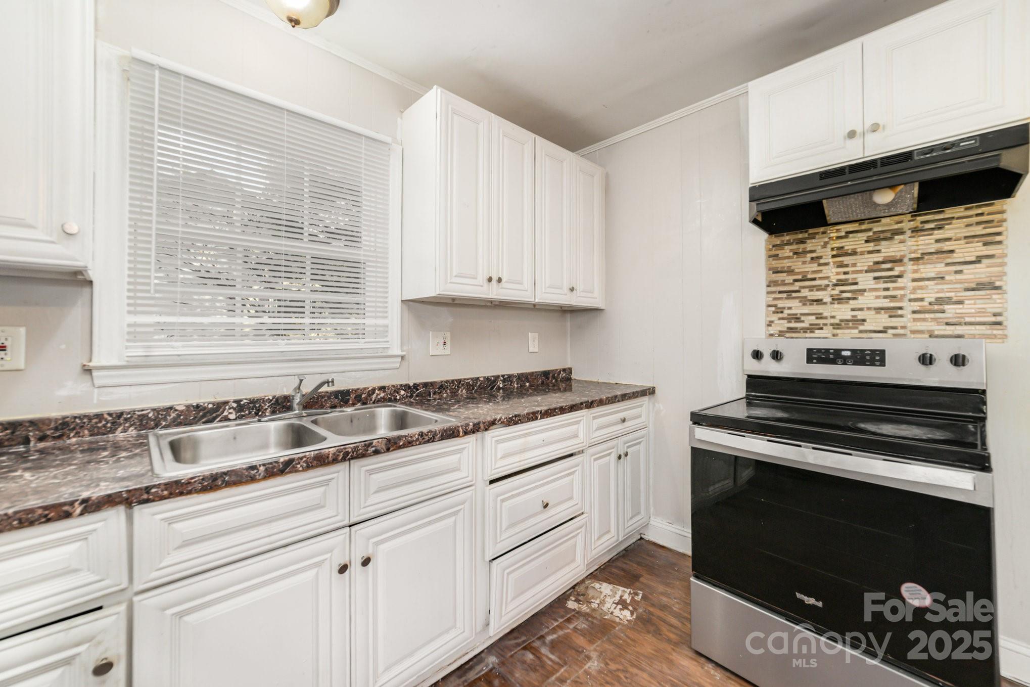 9926 Rockmeadow Drive — Charlotte