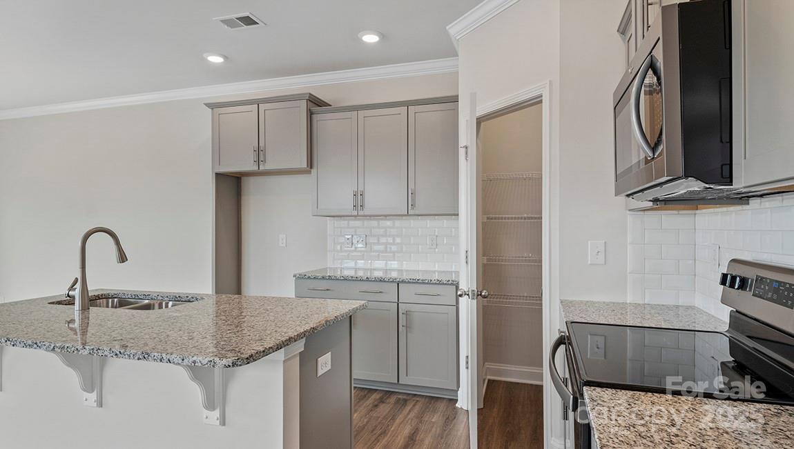 369 Creekview Road — Hendersonville